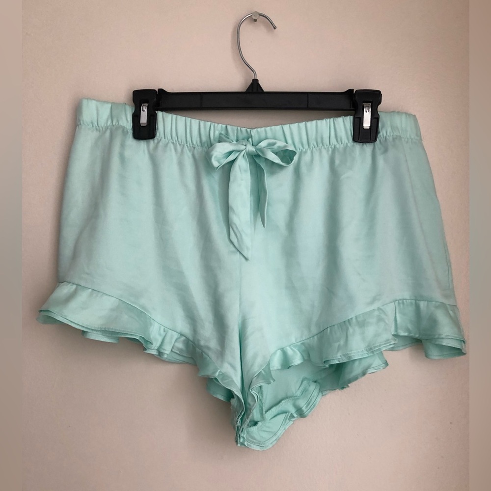 💚Victoria Secret satin flutter pajama shorts